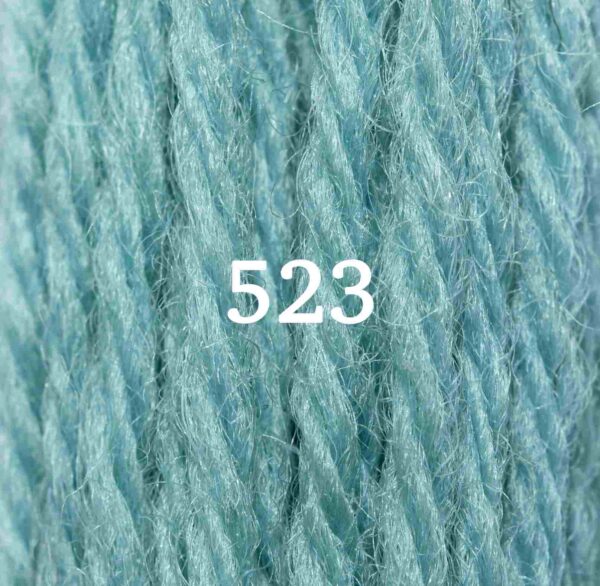 523